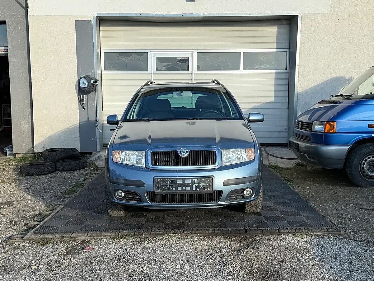 Skoda Fabia 2007 photo 2