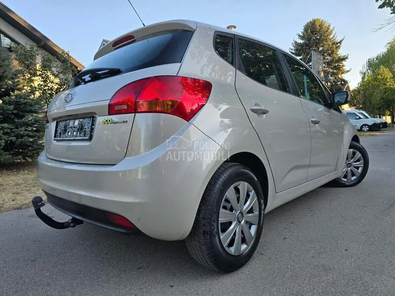 Kia Venga 2010 photo 2