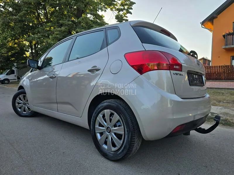 Kia Venga 2010 photo 4
