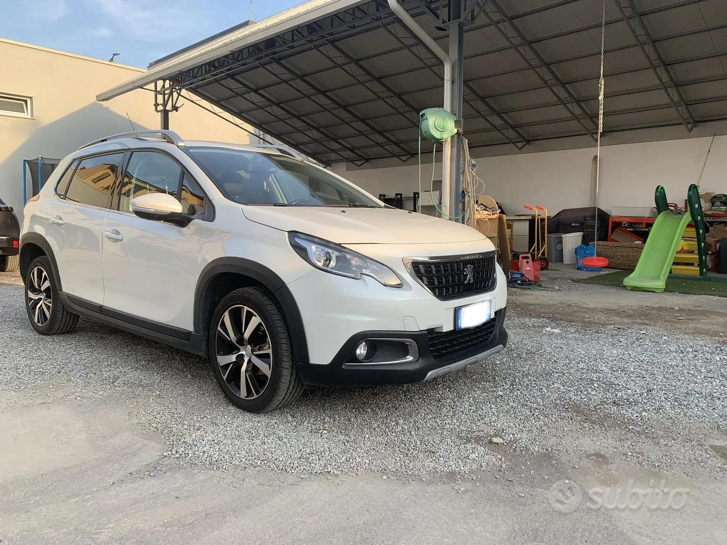 Peugeot 2008 2017 photo 2