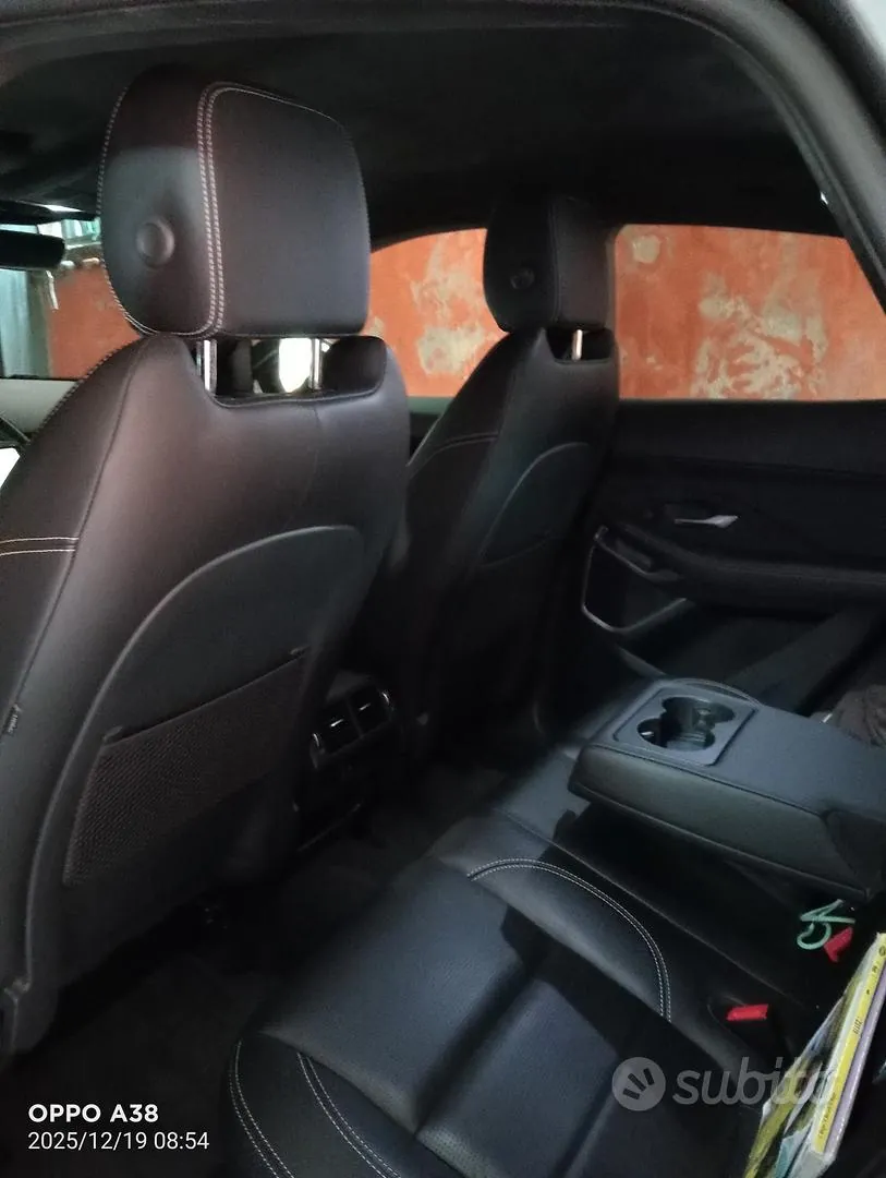 Jaguar E-Pace 2021 photo 4
