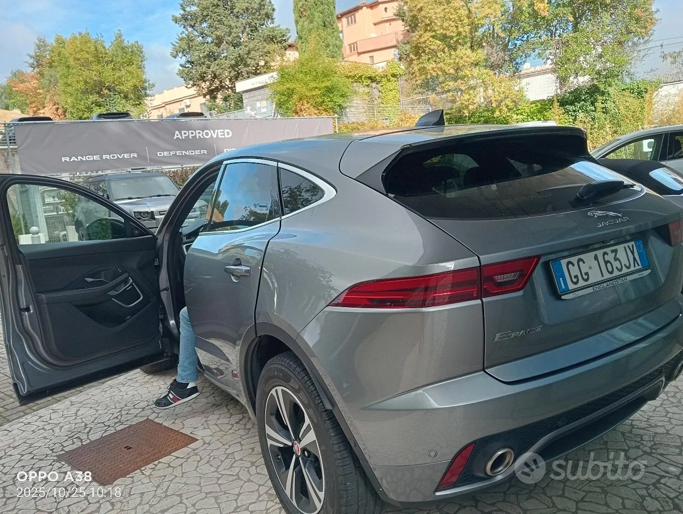 Jaguar E-Pace 2021 photo 2