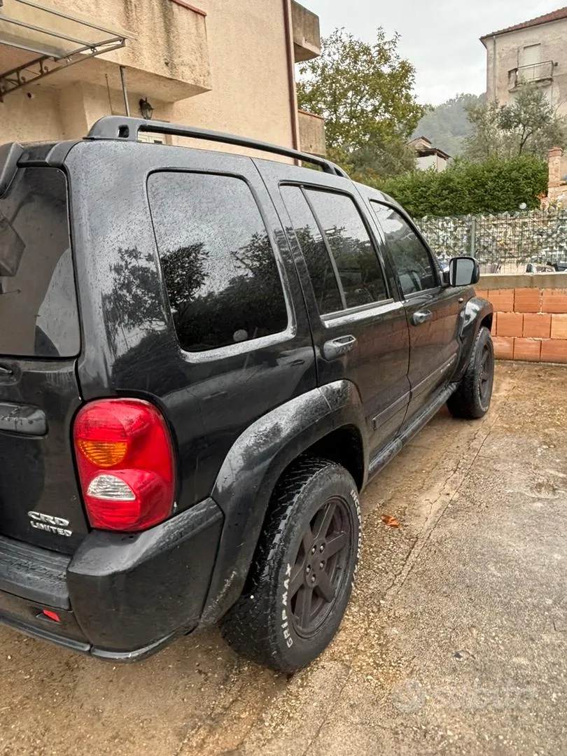 Jeep Cherokee 2006 photo 3