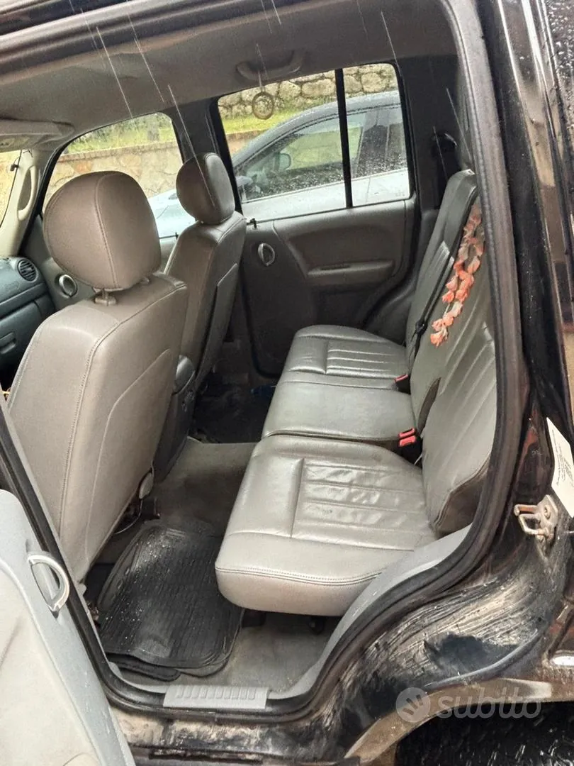 Jeep Cherokee 2006 photo 5