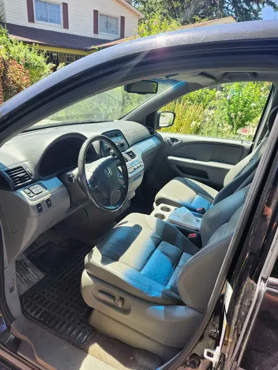 Honda Odyssey 2010 photo 4