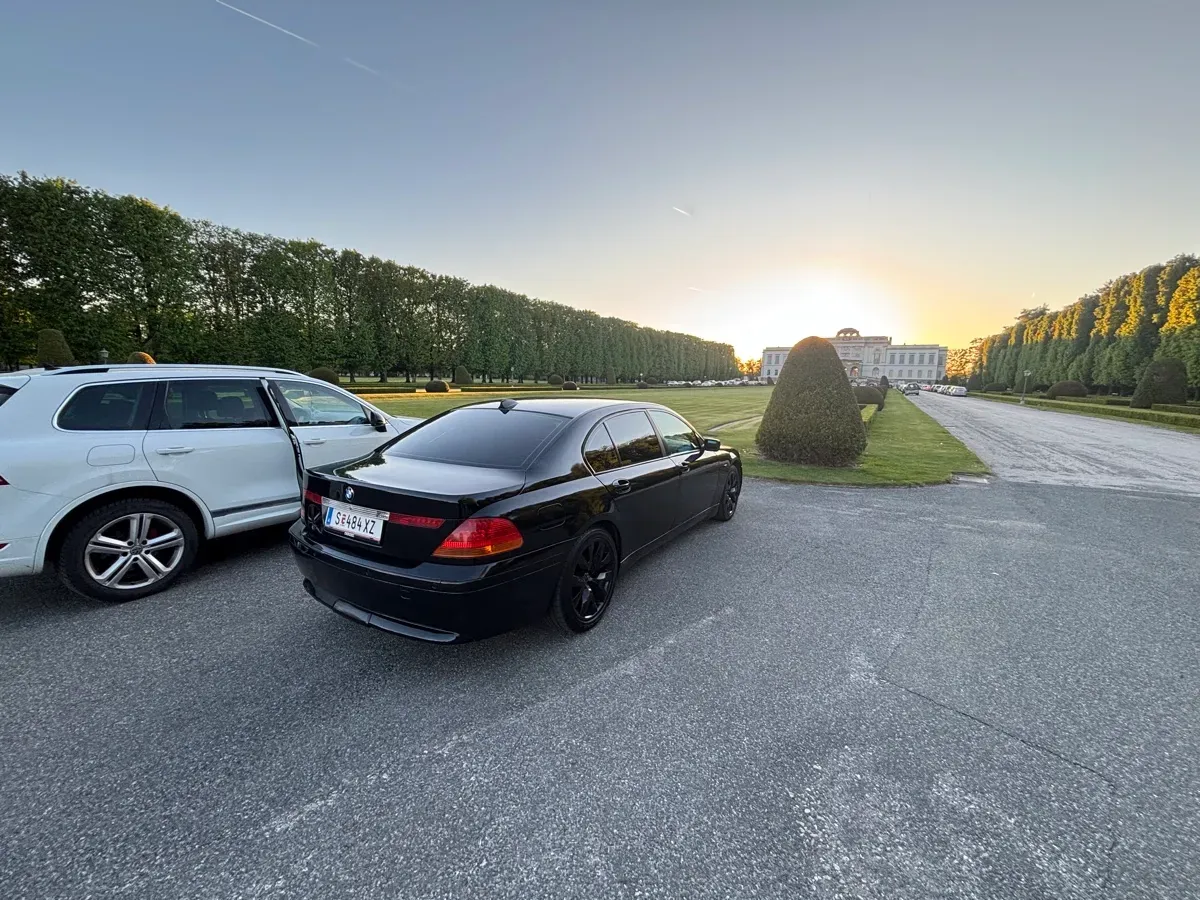BMW 7 Series 2002 photo 2