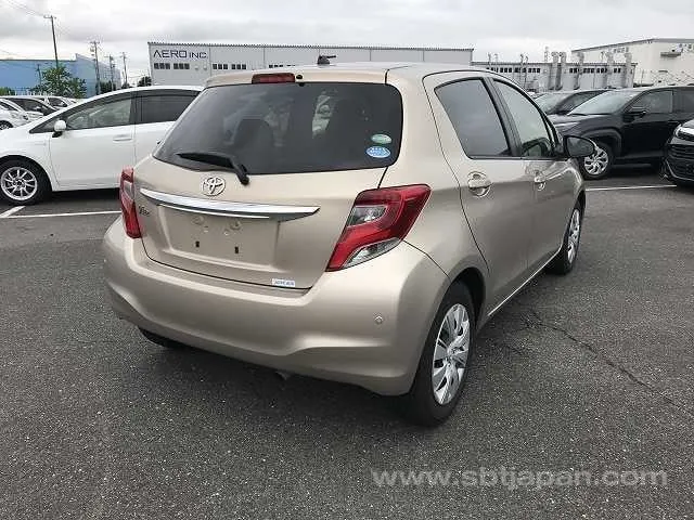 Toyota Vitz 2016 photo 4