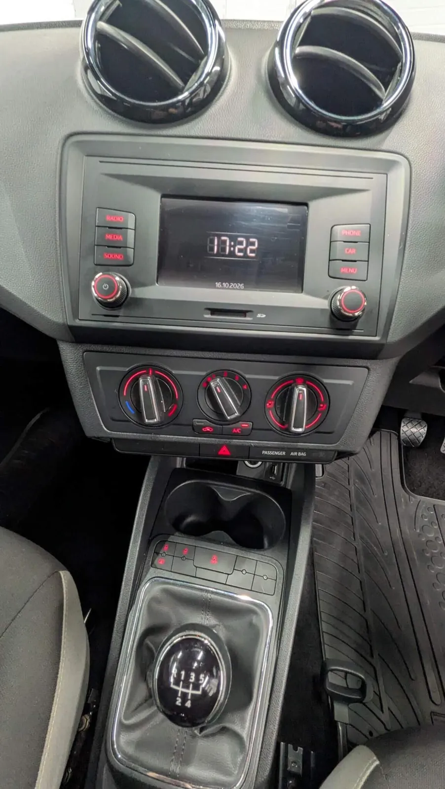 Seat Ibiza 2016 photo 5