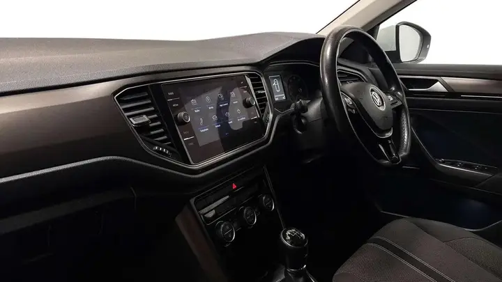 Volkswagen T-Roc 2018 photo 2