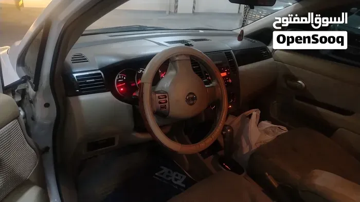 Nissan Tiida 2012 photo 4