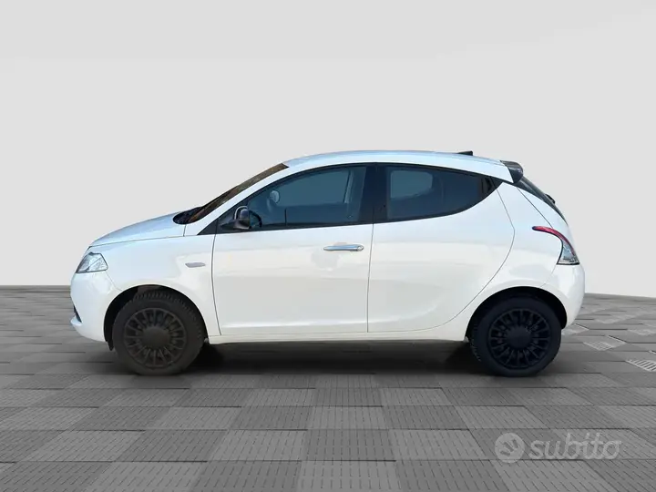 Lancia Ypsilon 2023 photo 2