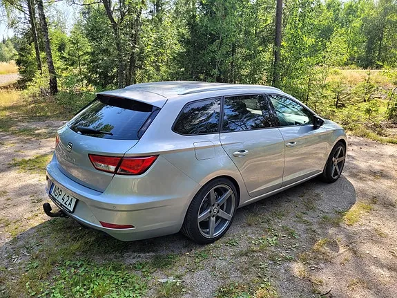 Seat Leon 2019 photo 2