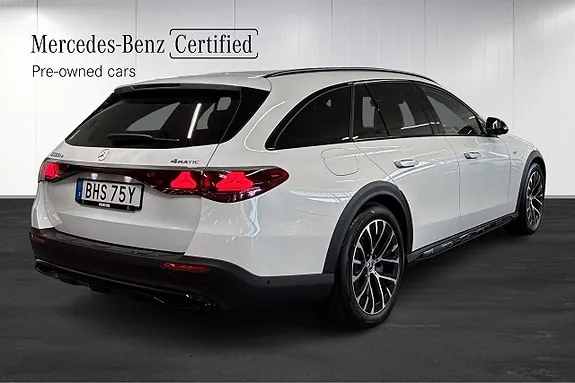 Mercedes-Benz E300 2025 photo 3