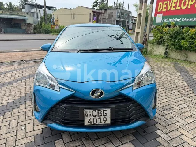 Toyota Vitz 2017 photo 4