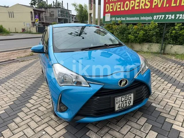 Toyota Vitz 2017 photo 2