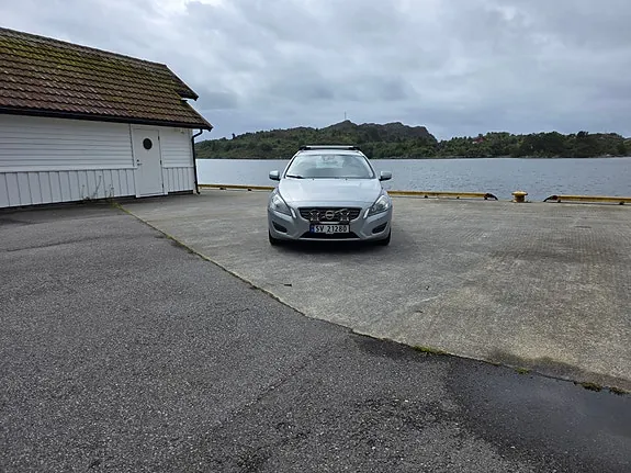 Volvo V60 2012 photo 2