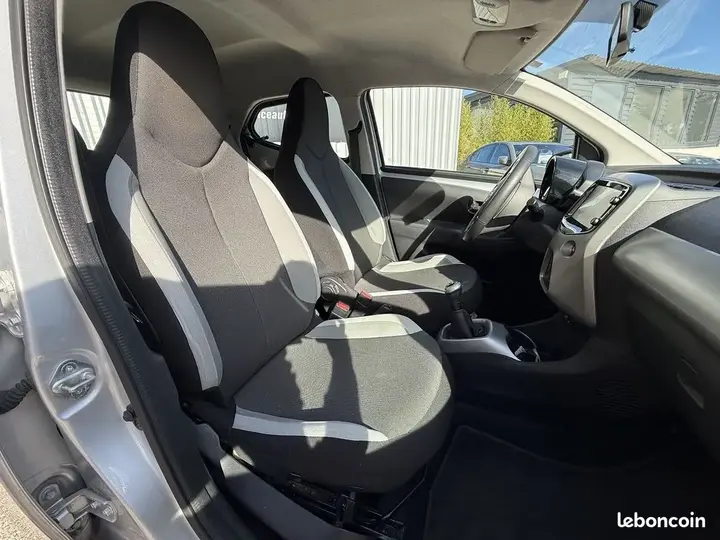 Toyota Aygo 2015 photo 5