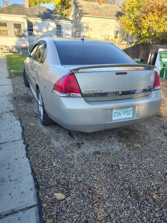 Chevrolet Impala 2010 photo 2