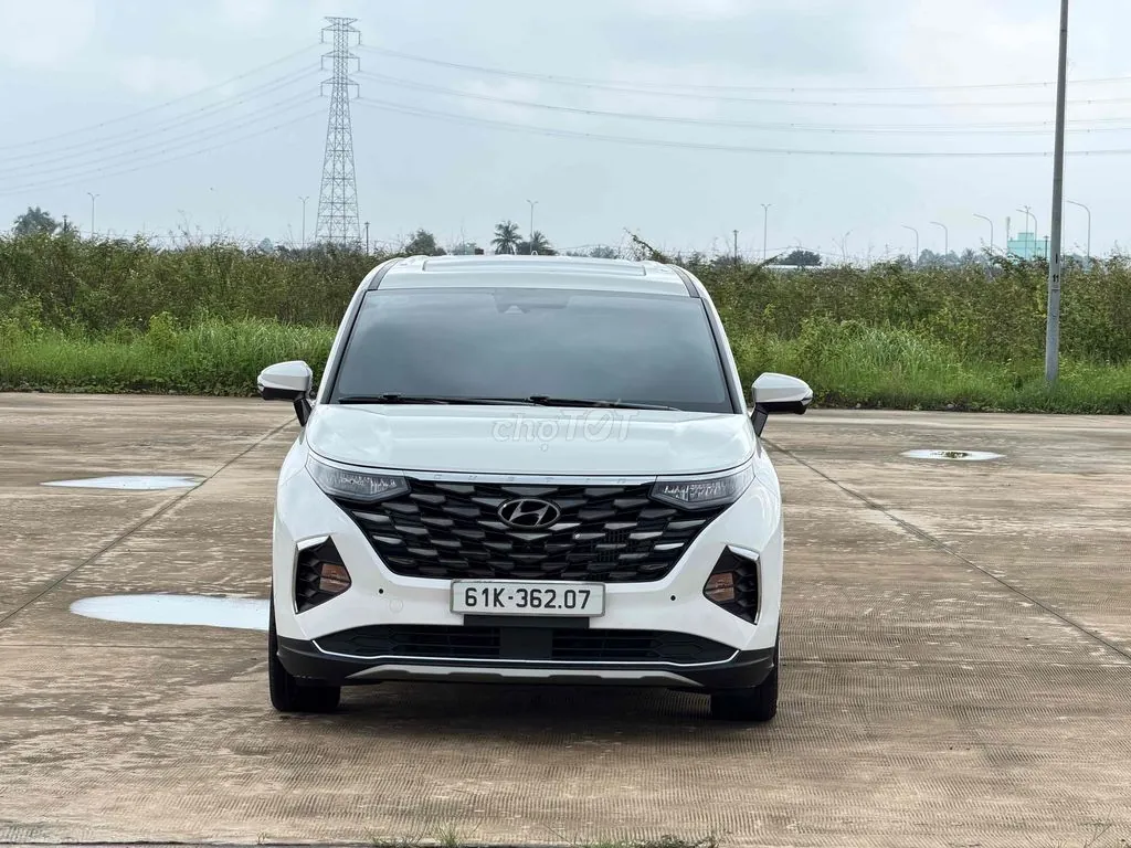 Hyundai Custin