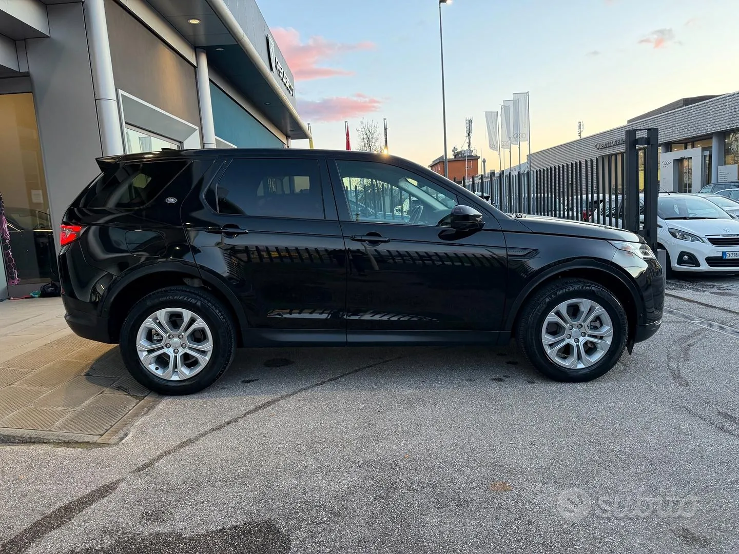 Land Rover Discovery Sport 2021 photo 4