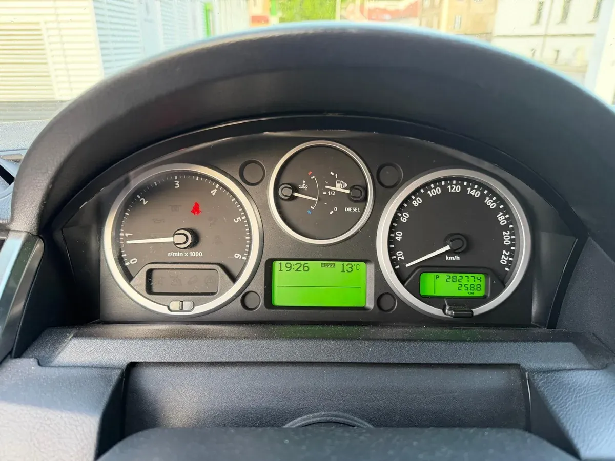 Land Rover Range Rover Sport 2009 photo 3