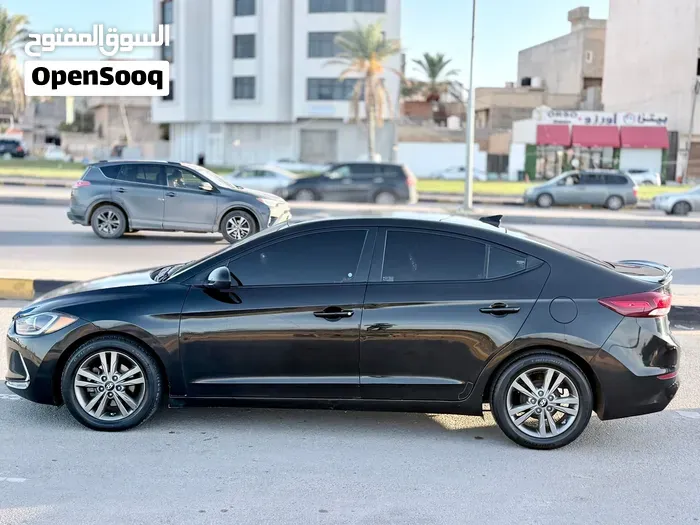 Hyundai Elantra 2018 photo 3