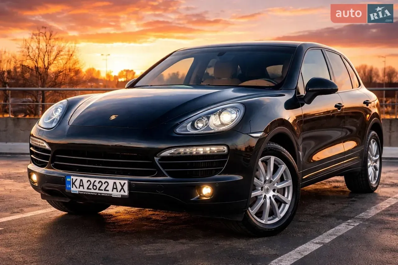 Porsche Cayenne 2013 photo 2