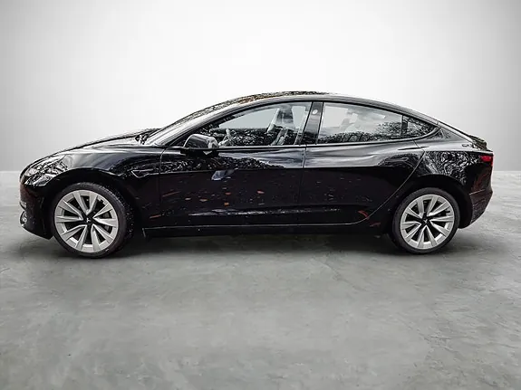 Tesla Model 3 2022 photo 2