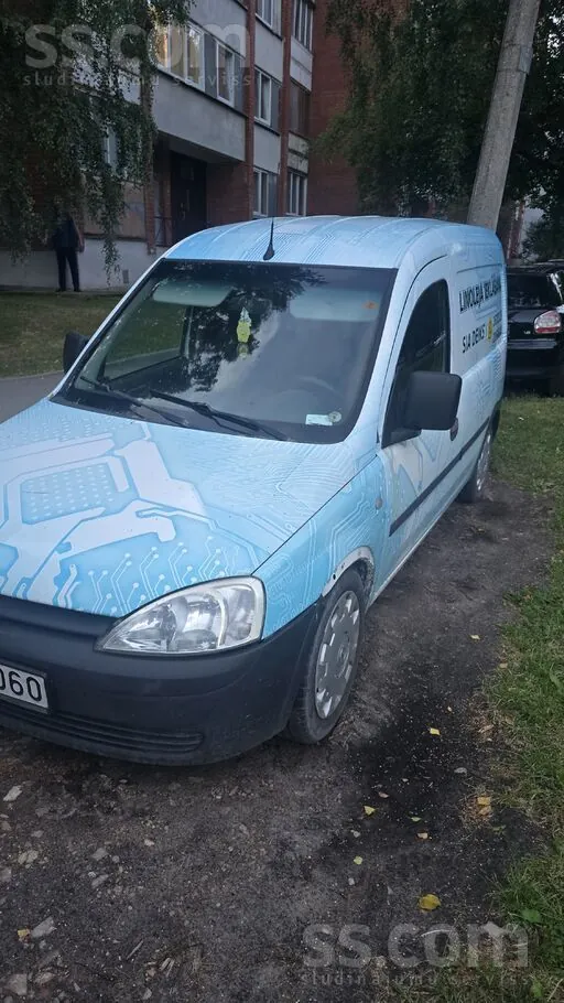 Opel Combo 2011 photo 2