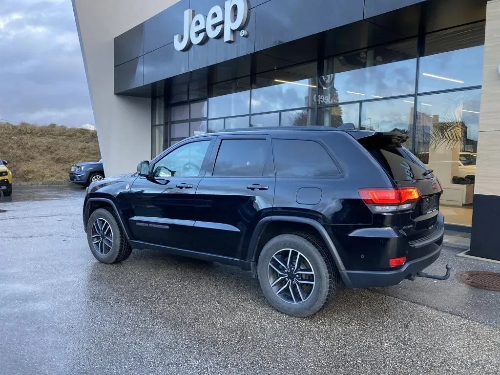 Jeep Grand Cherokee 2019 photo 3