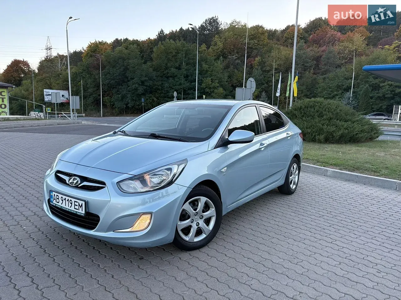 Hyundai Accent 2012 photo 2