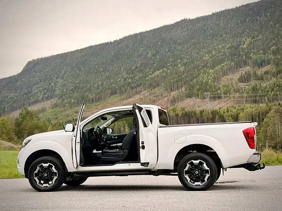 Nissan Navara 2021 photo 2