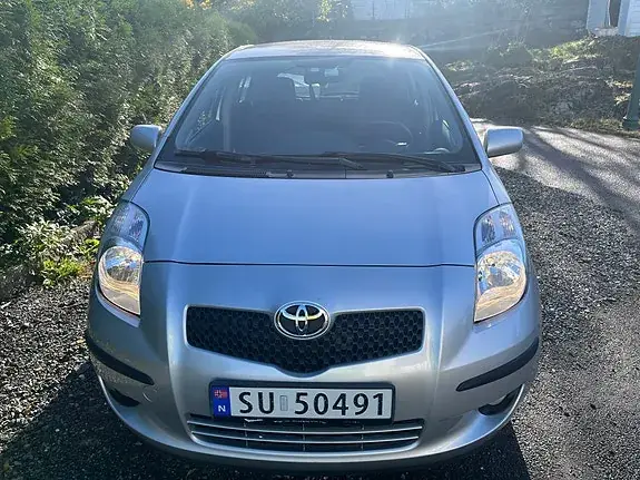 Toyota Yaris 2007 photo 2