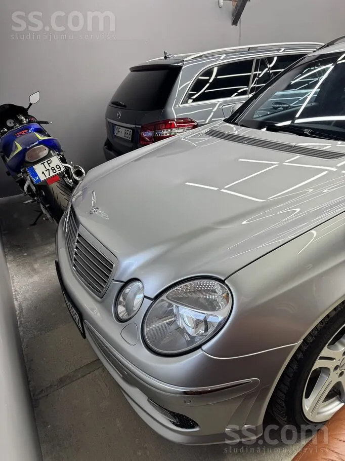 Mercedes-Benz E-Class 2005 photo 3
