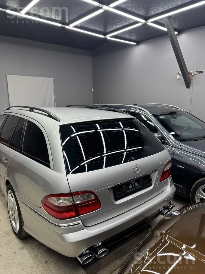 Mercedes-Benz E-Class 2005 photo 2