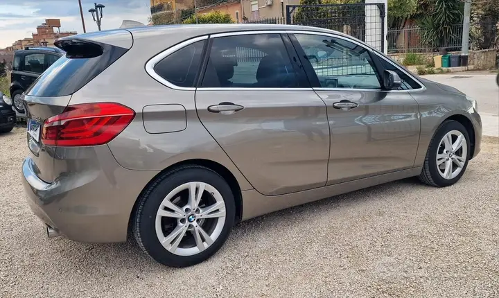 BMW 2 Series Active Tourer 2015 photo 2