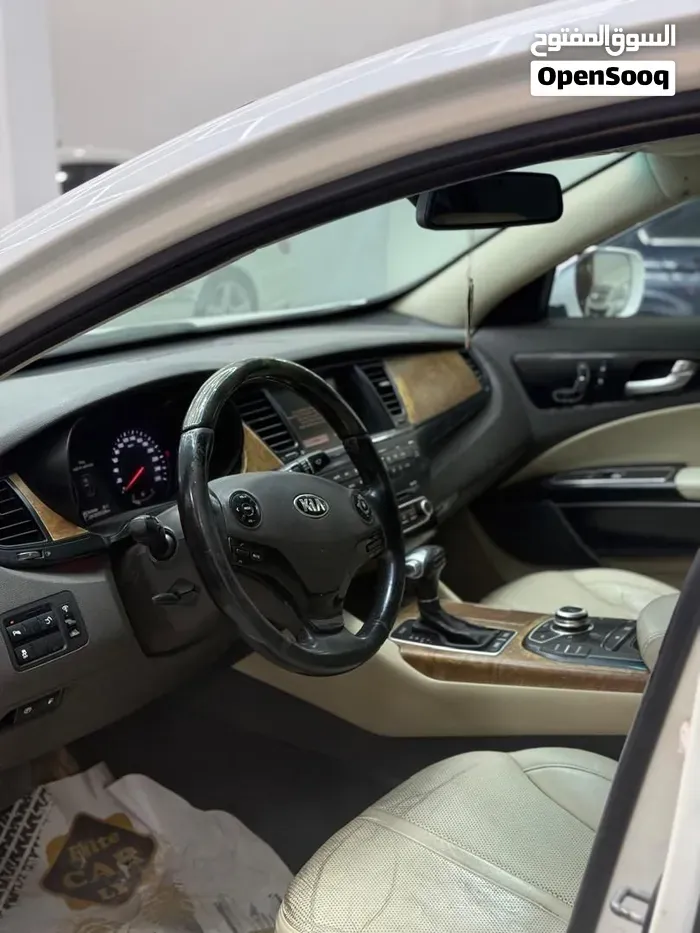 Kia Quoris 2013 photo 4