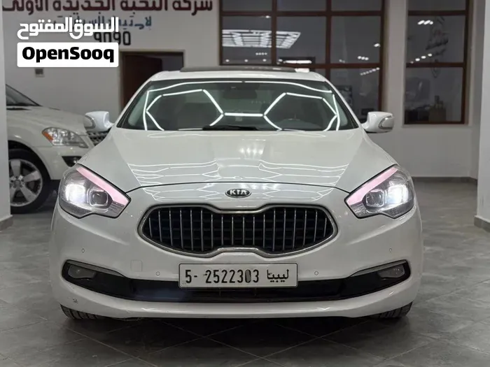 Kia Quoris 2013 photo 2