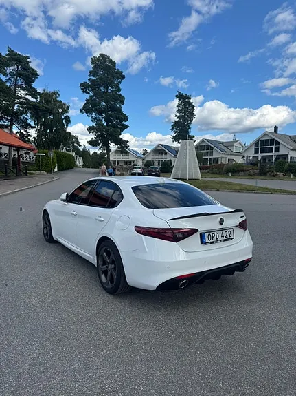 Alfa Romeo Giulia 2018 photo 5