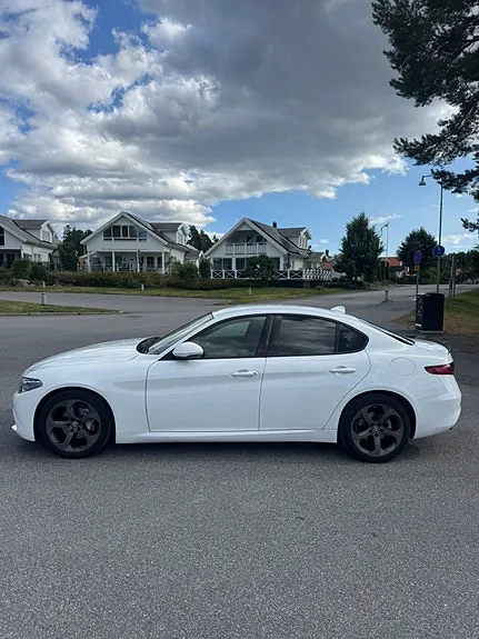 Alfa Romeo Giulia 2018 photo 4