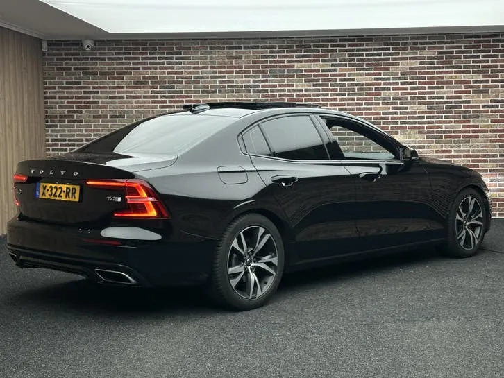 Volvo S60 2019 photo 2