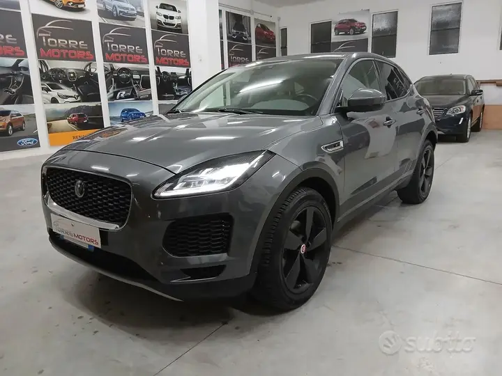 Jaguar E-Pace 2019 photo 4