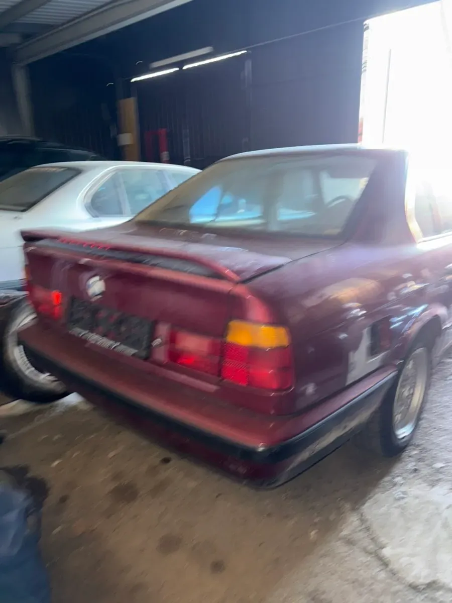 BMW 5 Series 1990 photo 3