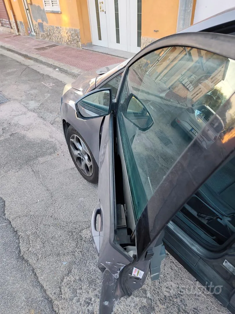 Ford C-Max 2013 photo 5