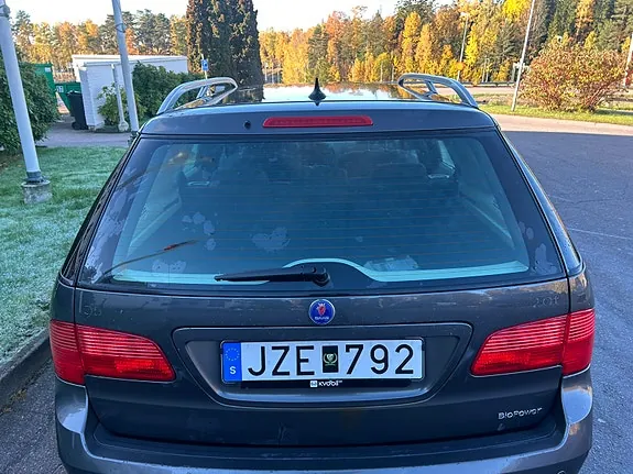 Saab 9-5 2010 photo 3