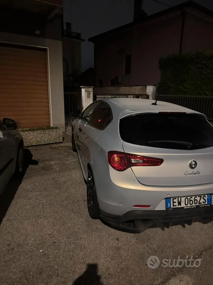 Alfa Romeo Giulietta 2014 photo 3