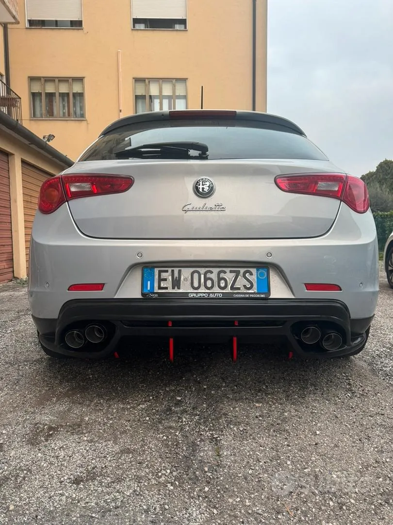 Alfa Romeo Giulietta 2014 photo 4