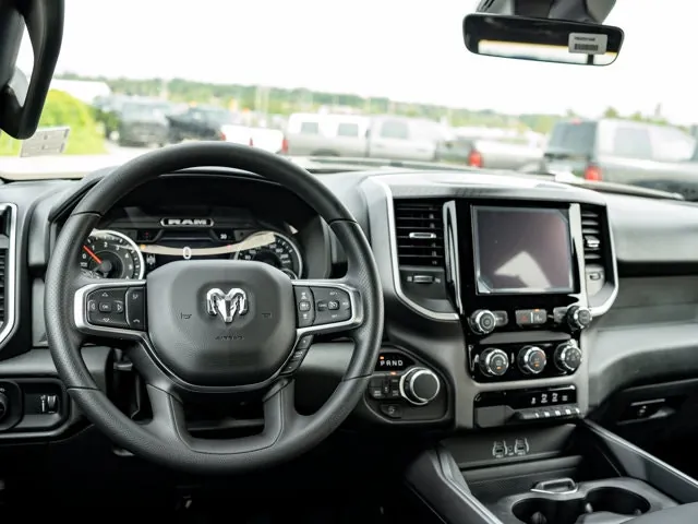 Ram 1500 Express 2026 photo 3