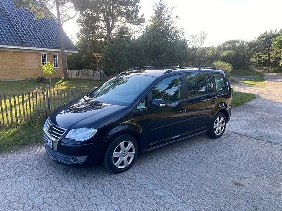 Volkswagen Touran 2008 photo 2