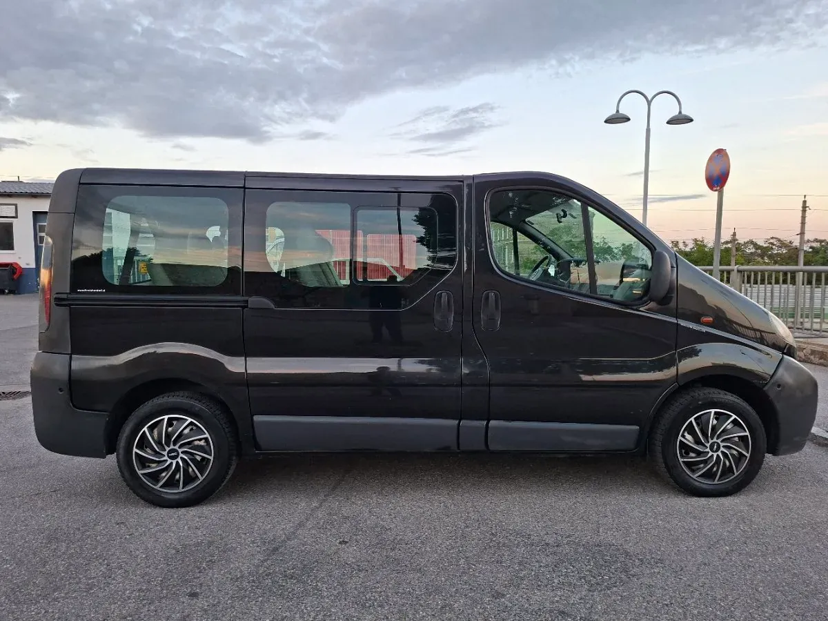 Opel Vivaro 2006 photo 3